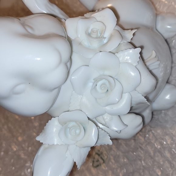 Bunny Rabbit and Rose's Teapot 🫖 - Picture 5 of 12